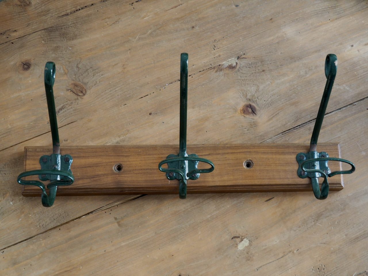 MaisonBoisDeRose porte manteau trois patères4