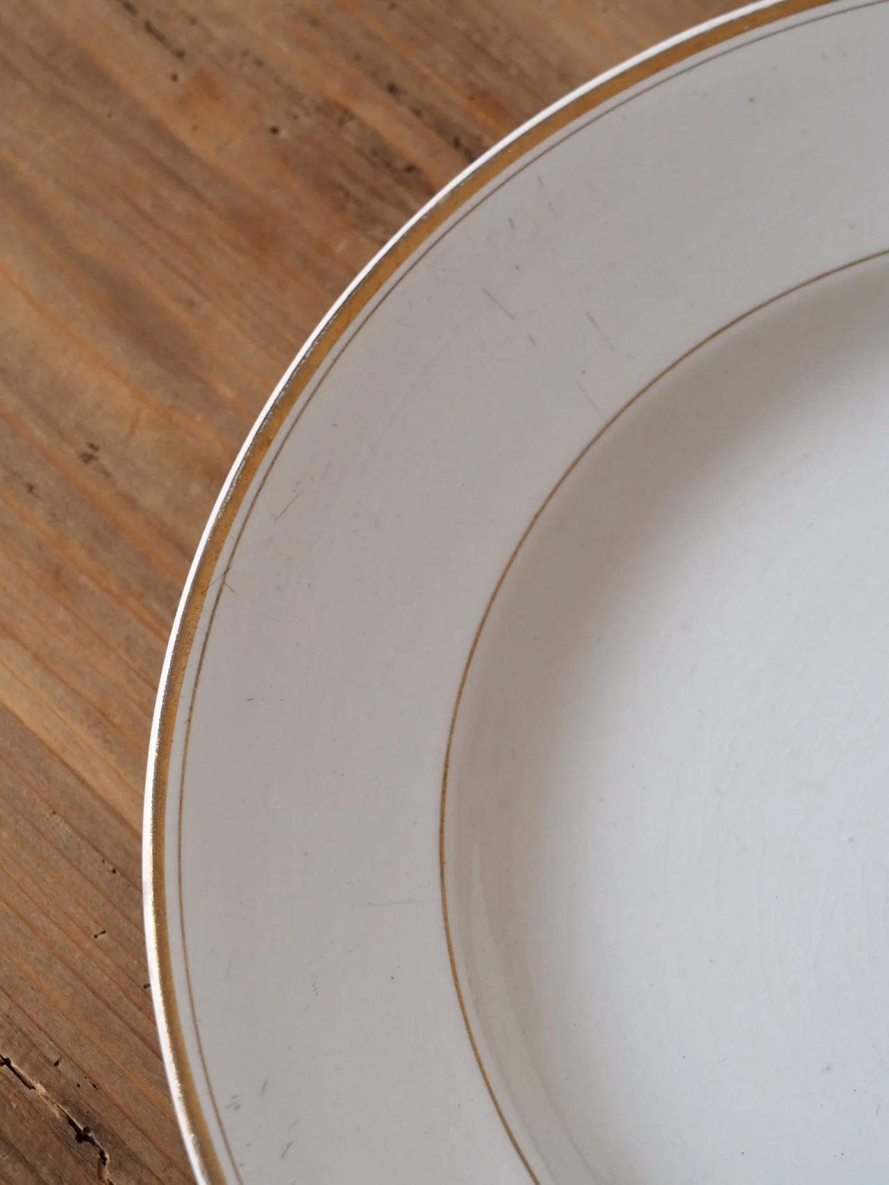 MaisonBoisDeRose plat rond Blanc et Or Sarreguemines Digoin10