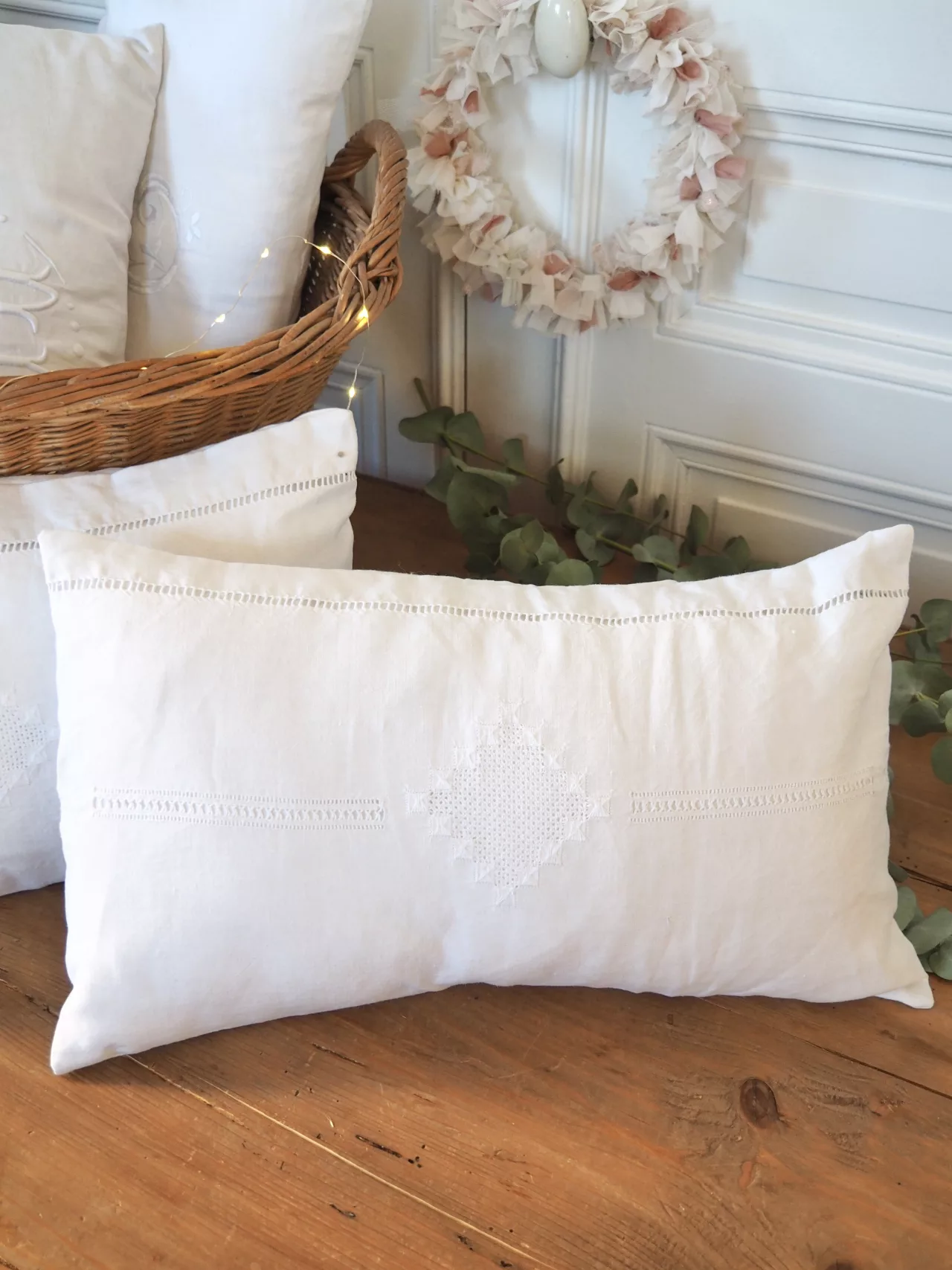 Coussin en coton ancien broderie losange