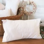 Coussin en coton ancien monogramme NW