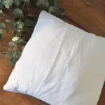 Coussin en coton ancien monogramme LB 2