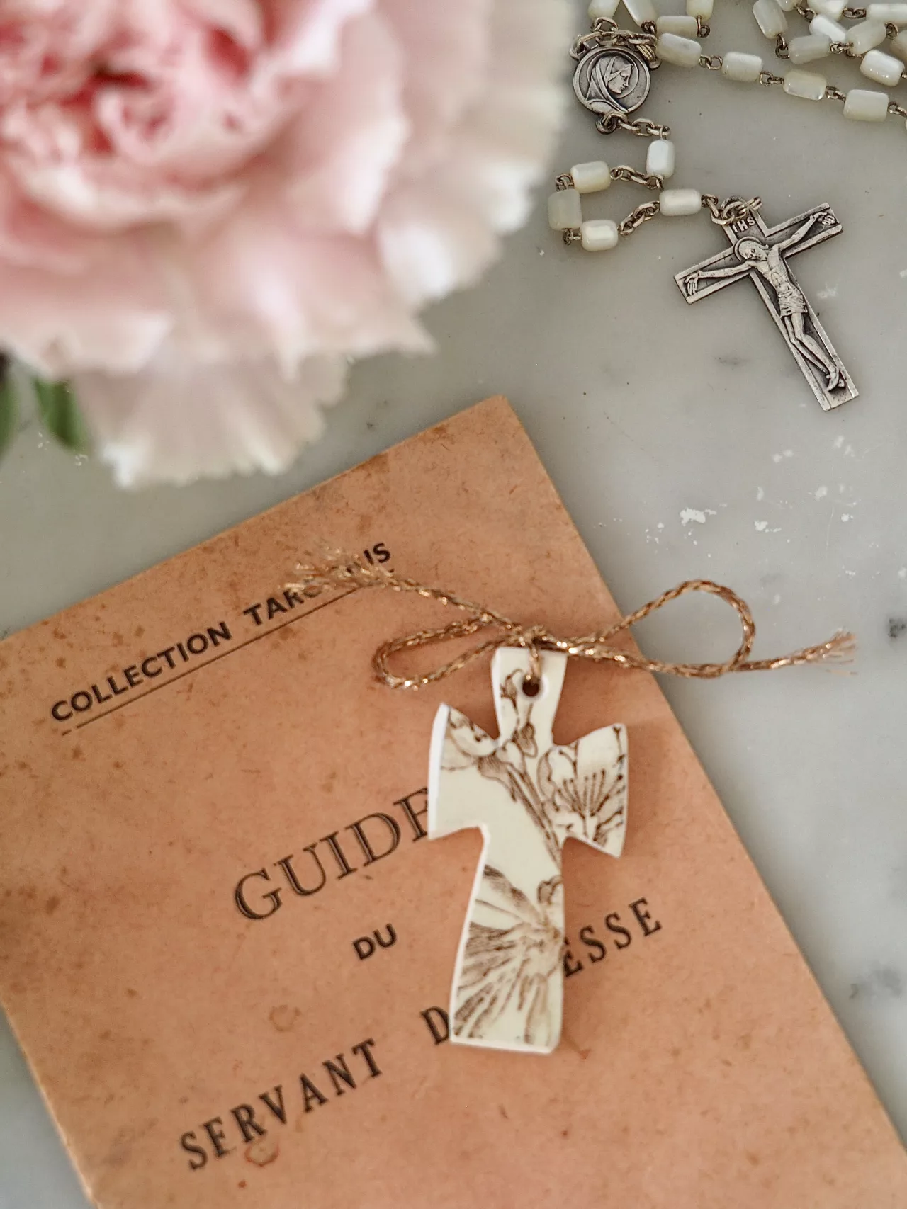 Croix byzantine cerisier