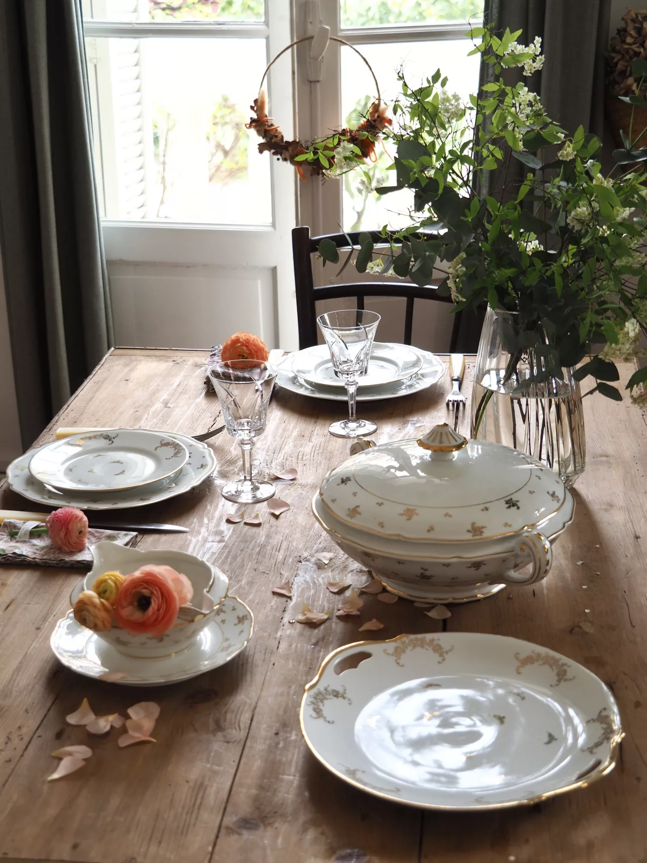 Service porcelaine Limoges blanc & or